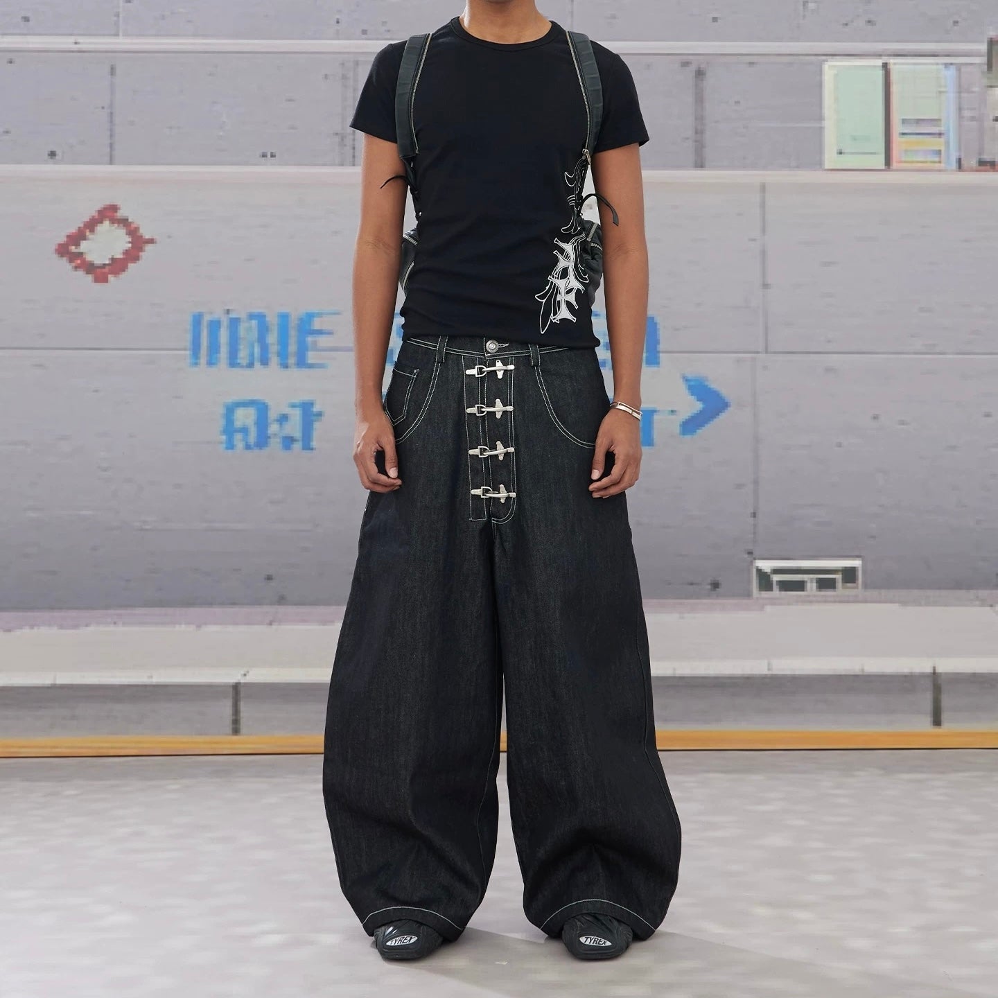 トグルフックワイドデニムパンツ znk000196