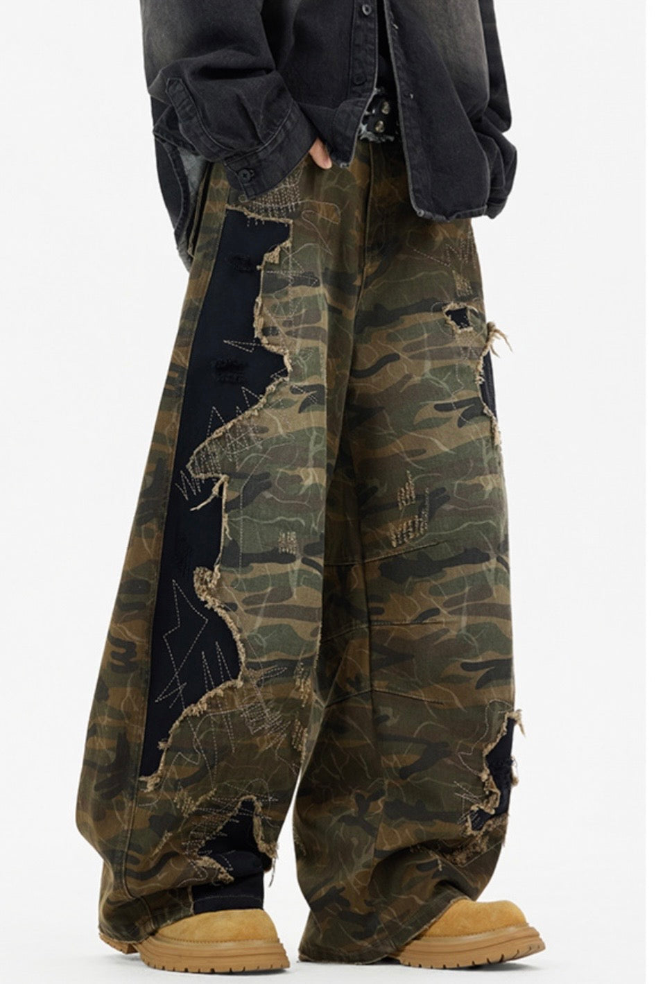 Distressed Camo Wide Denim znk000267