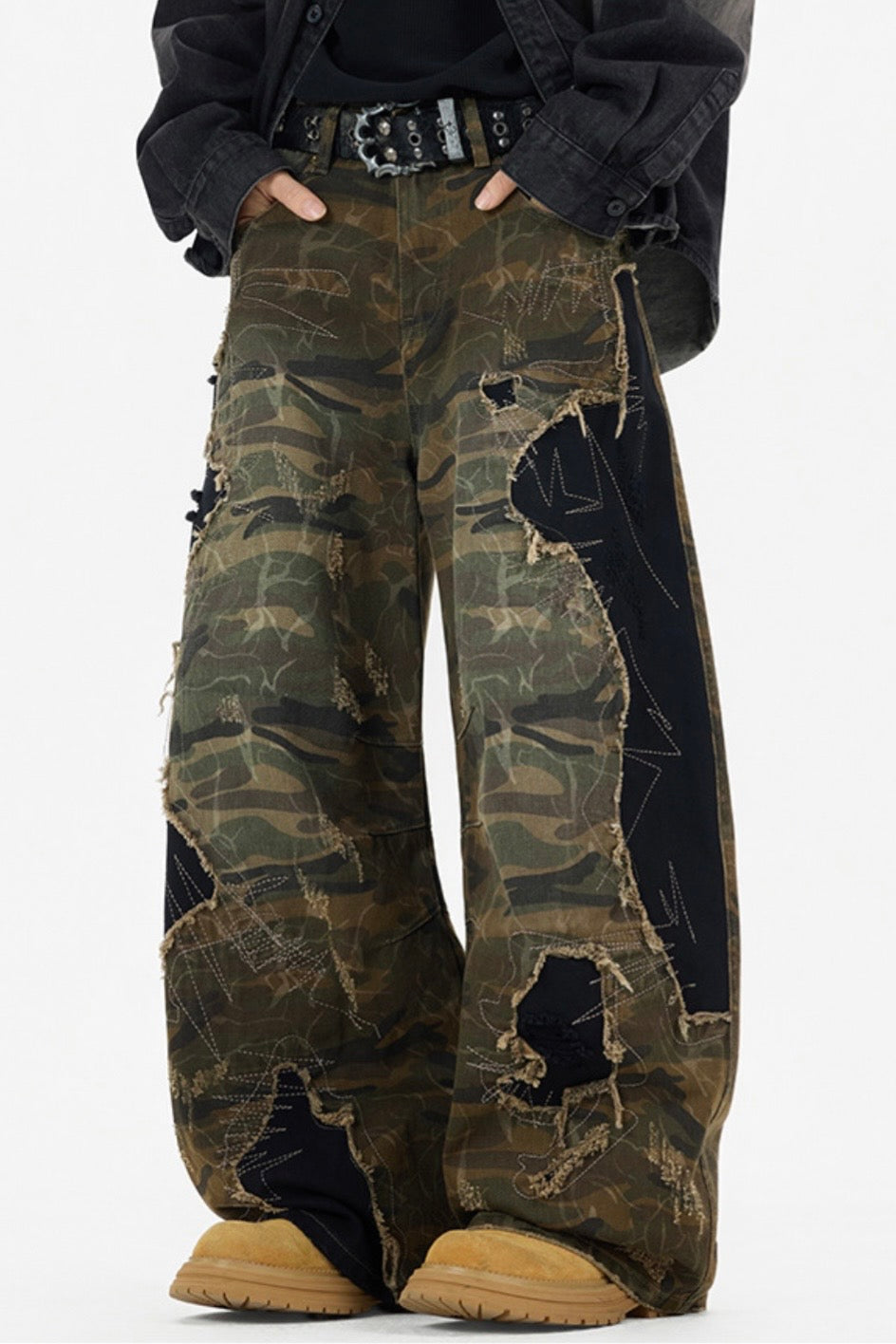 Distressed Camo Wide Denim znk000267