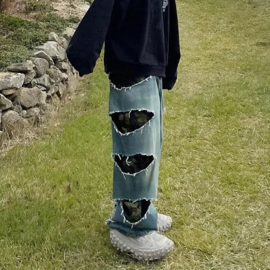 Camouflage Patch Distressed Wide Pants znk000279