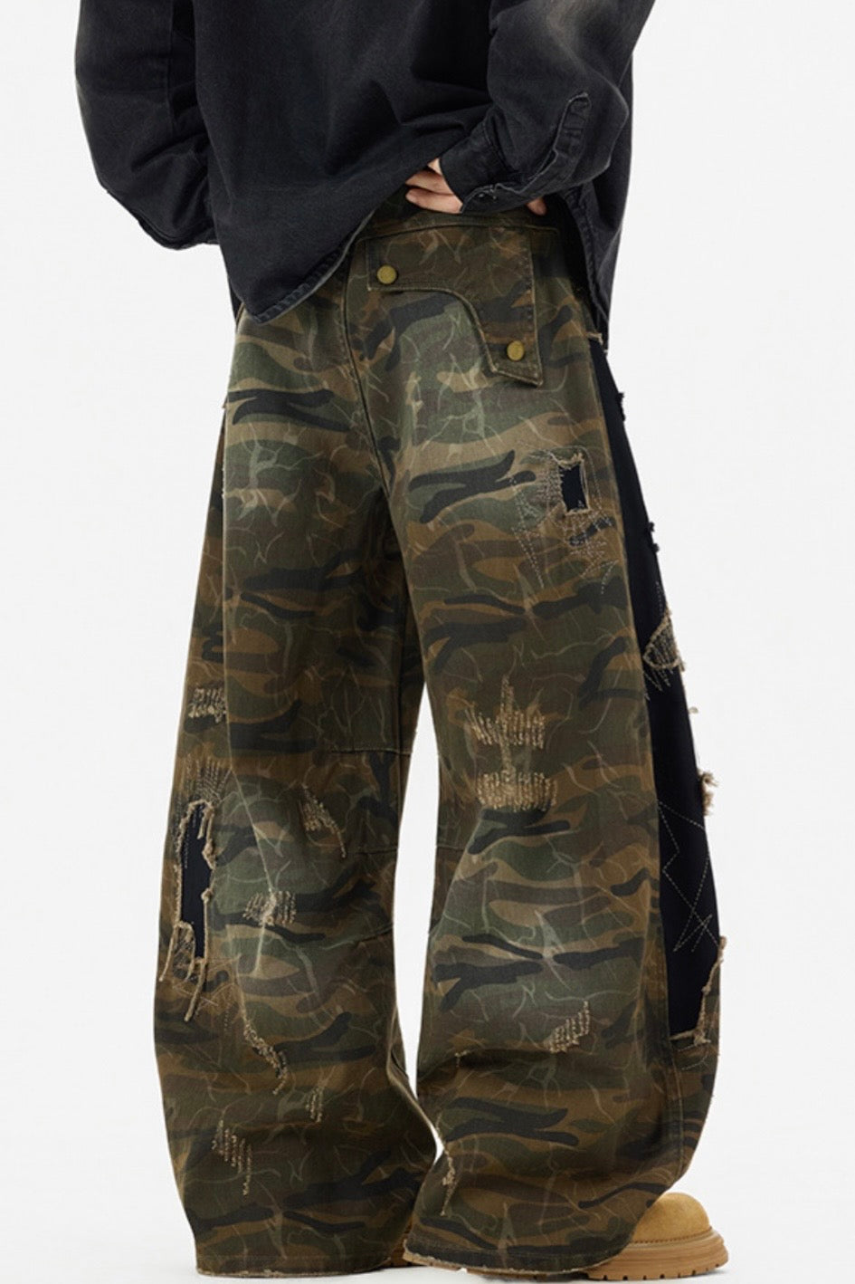 Distressed Camo Wide Denim znk000267