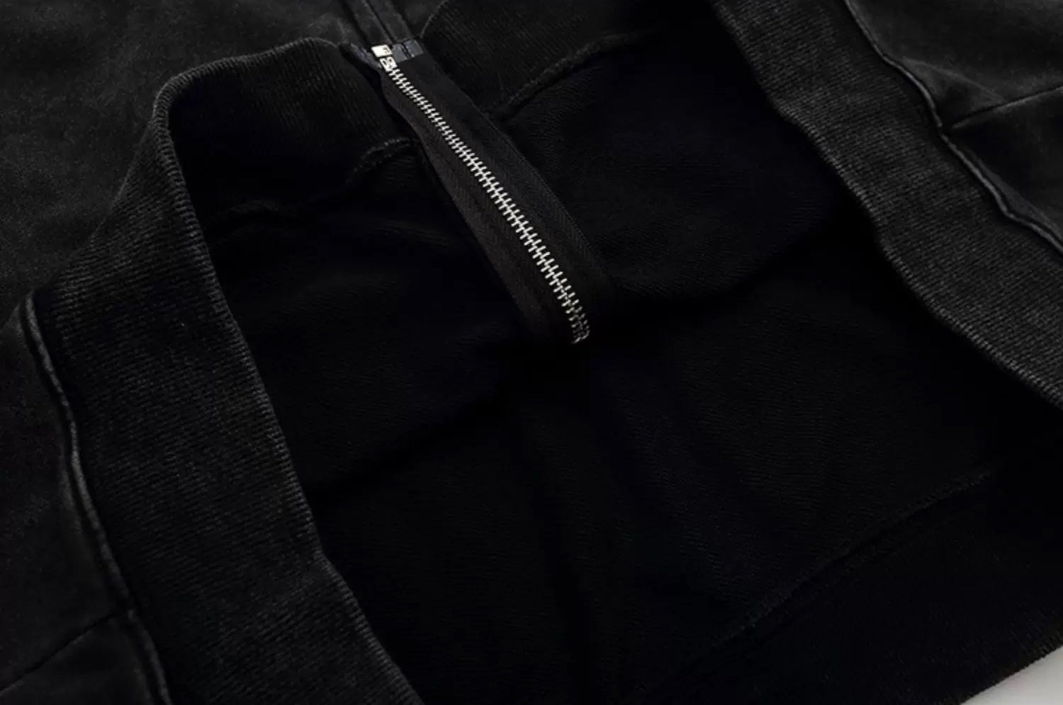 ゴシックロゴ ジップパーカー SS-000687