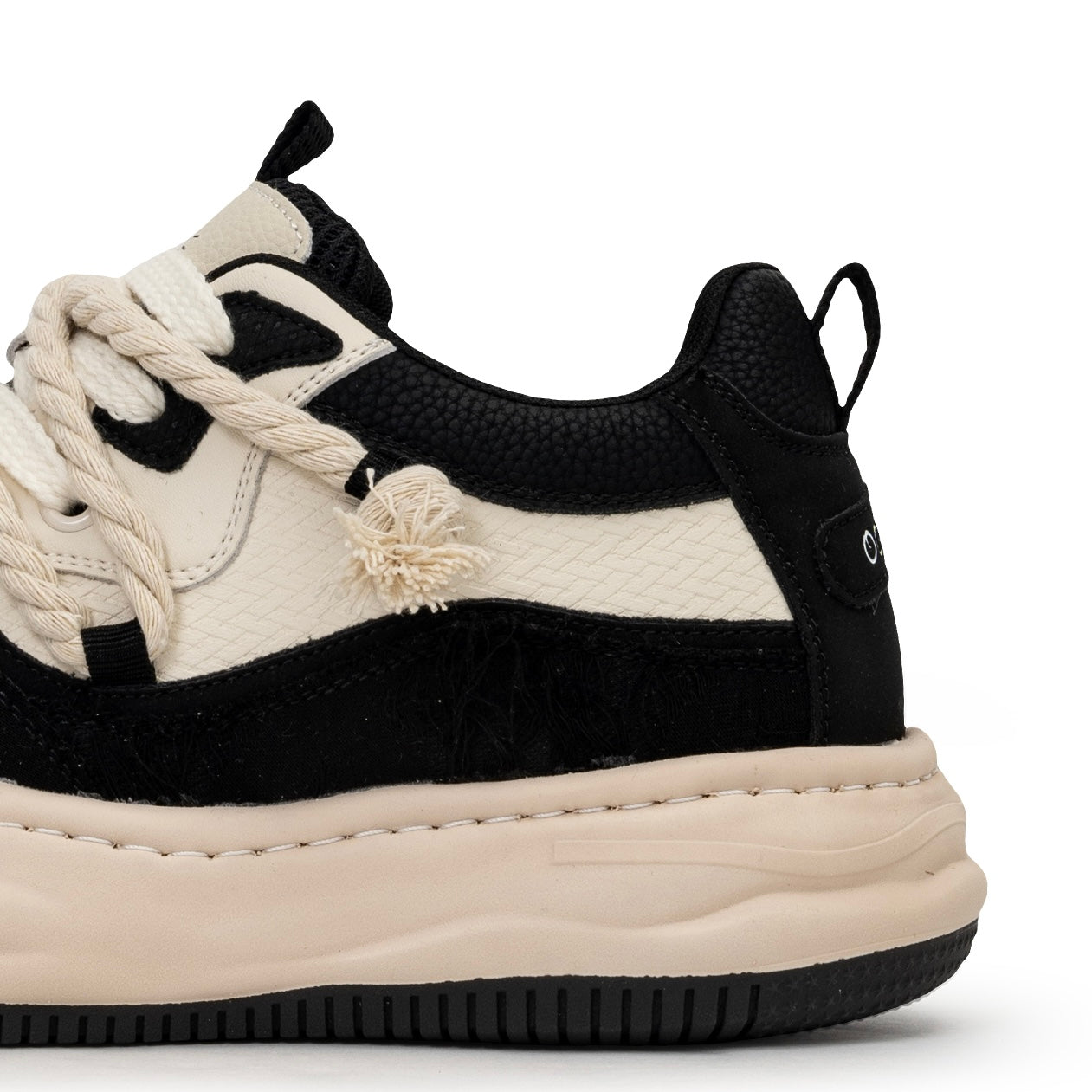 ロープレース厚底スニーカー znk000008