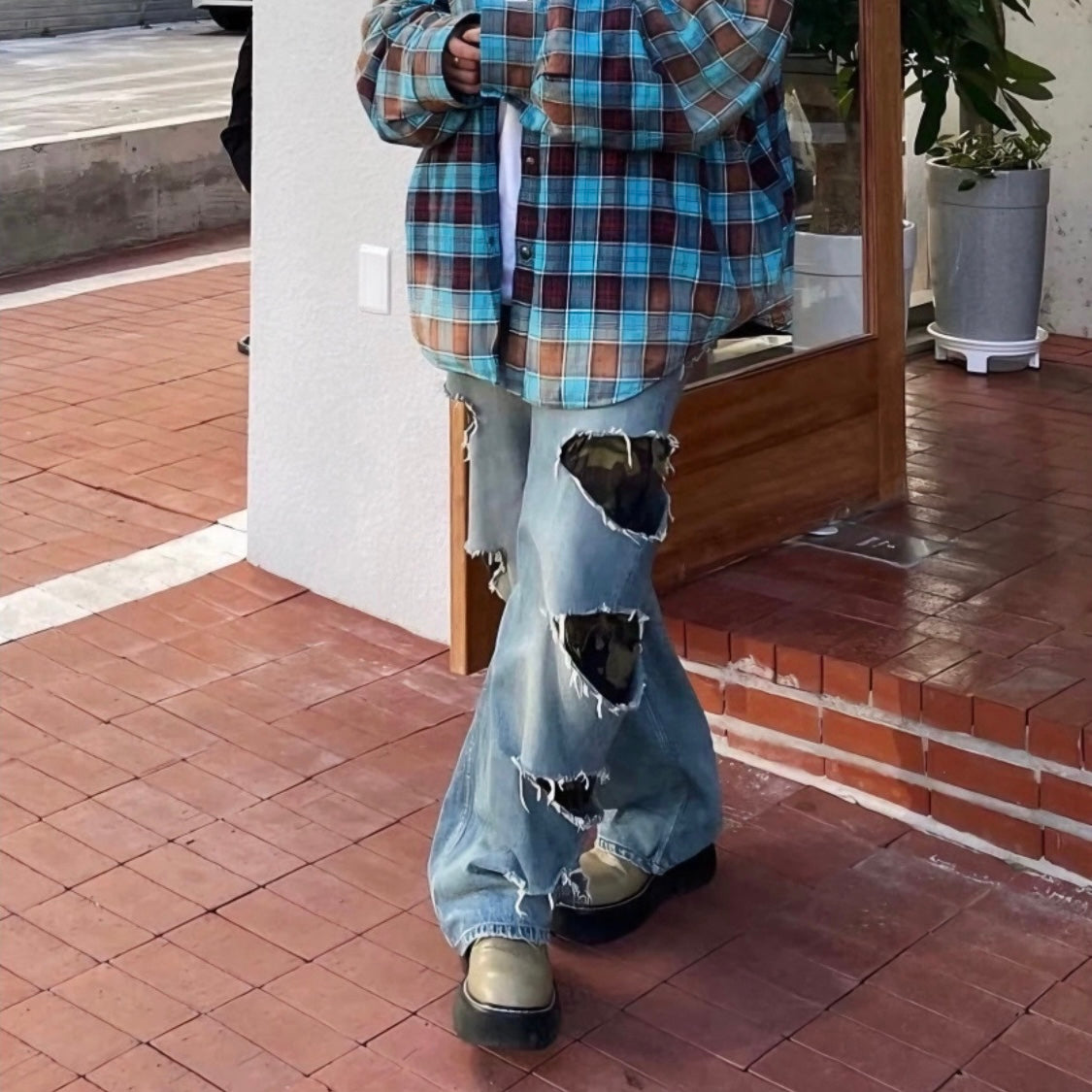 Camouflage Patch Distressed Wide Pants znk000279