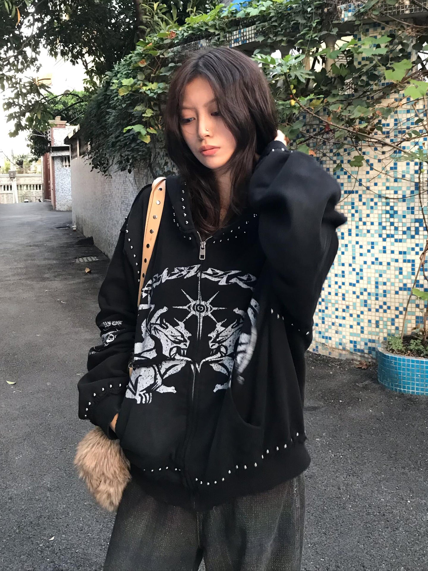 グラフィックスタッズパーカー znk000085