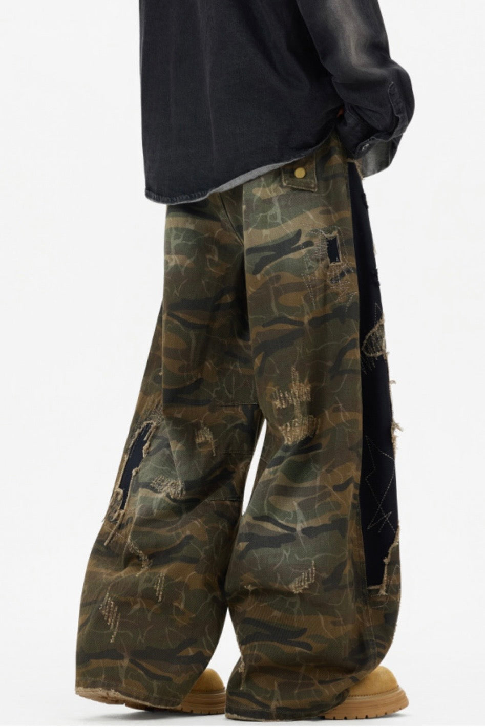 Distressed Camo Wide Denim znk000267