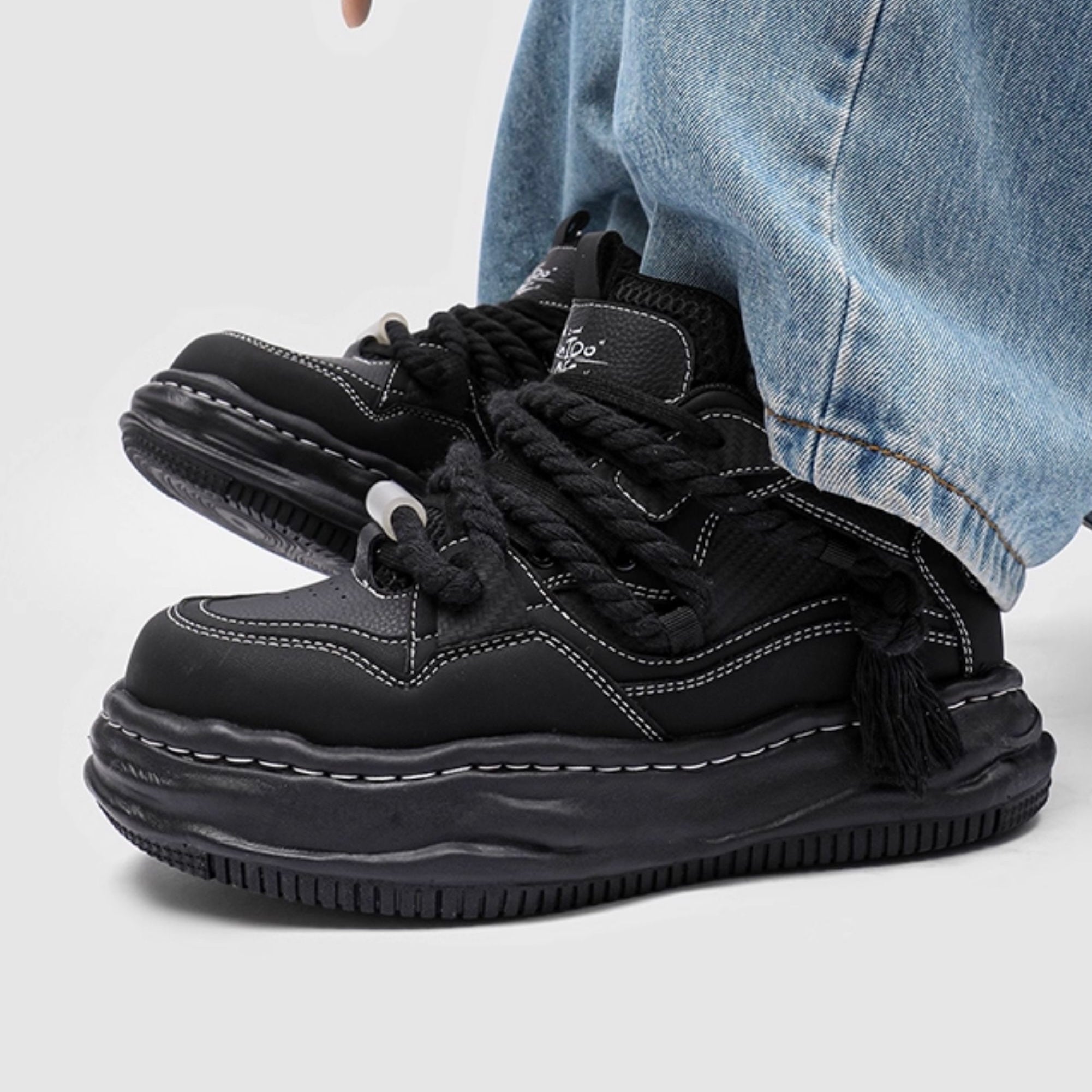 ブラックチャンキーロープスニーカー znk000009